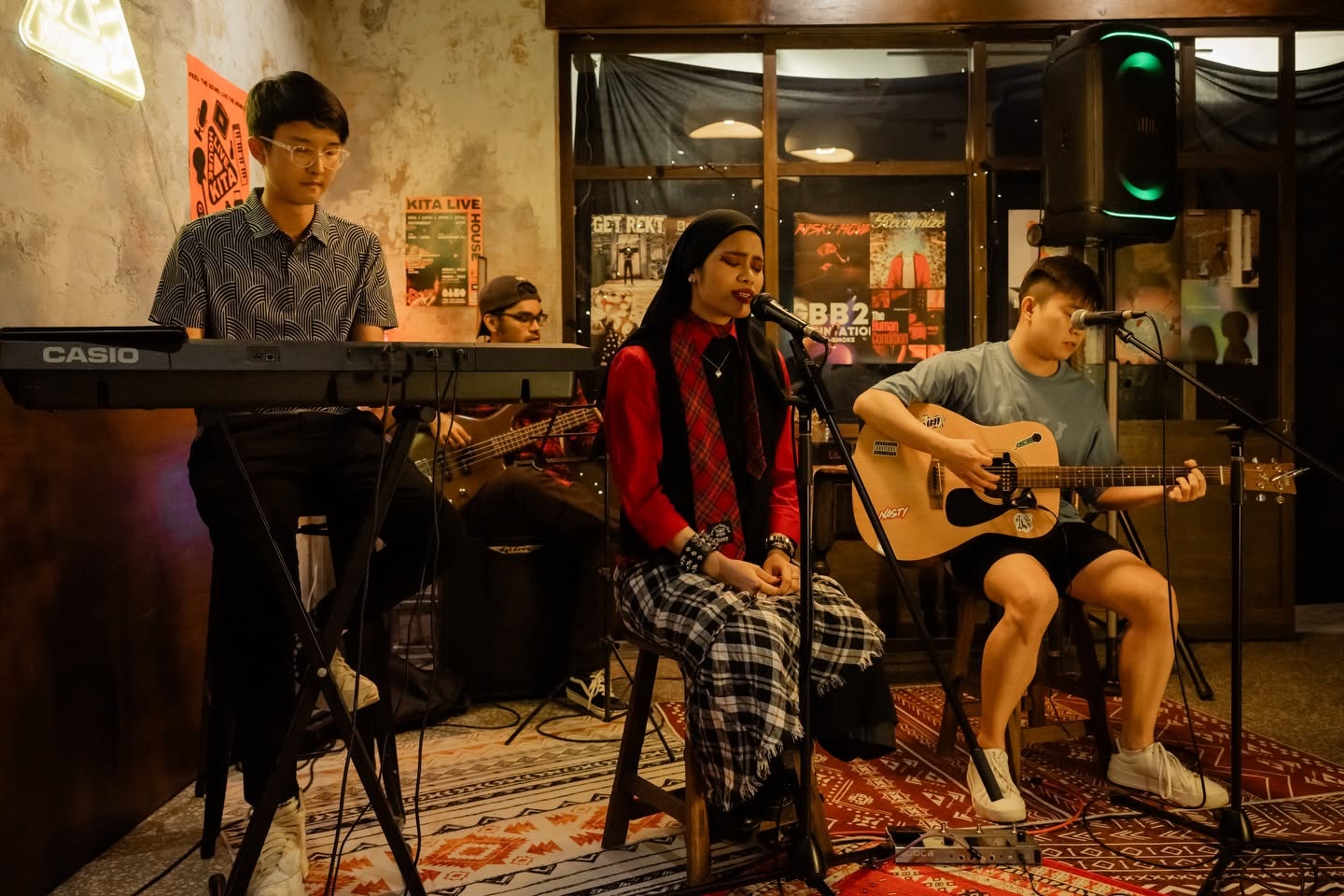 Acoustic Stage Lighting and Sound Production
